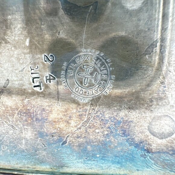 Wilcox Silver Plate Gilt Trinket Box Rectangular Jewelry Floral Embossed Hinged - Picture 2 of 13